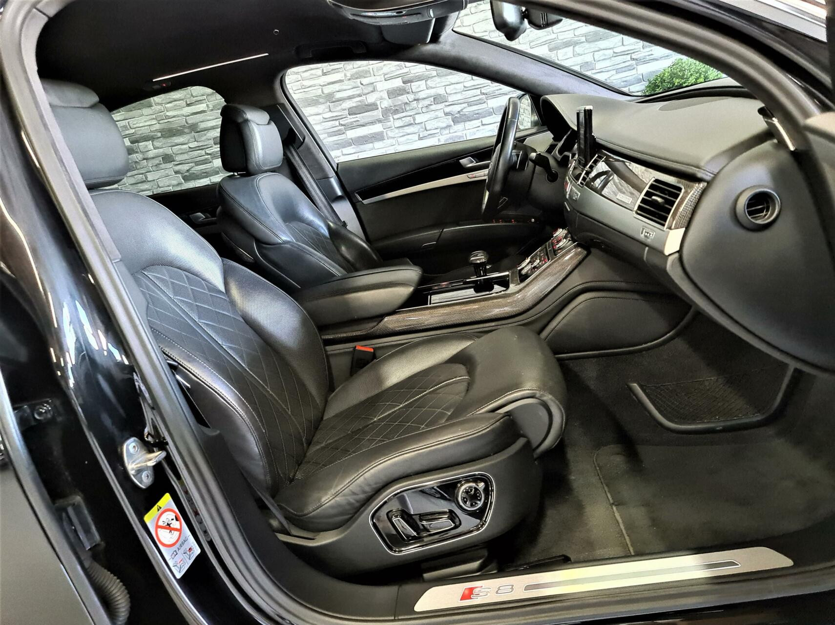 Hoofdafbeelding Audi S8