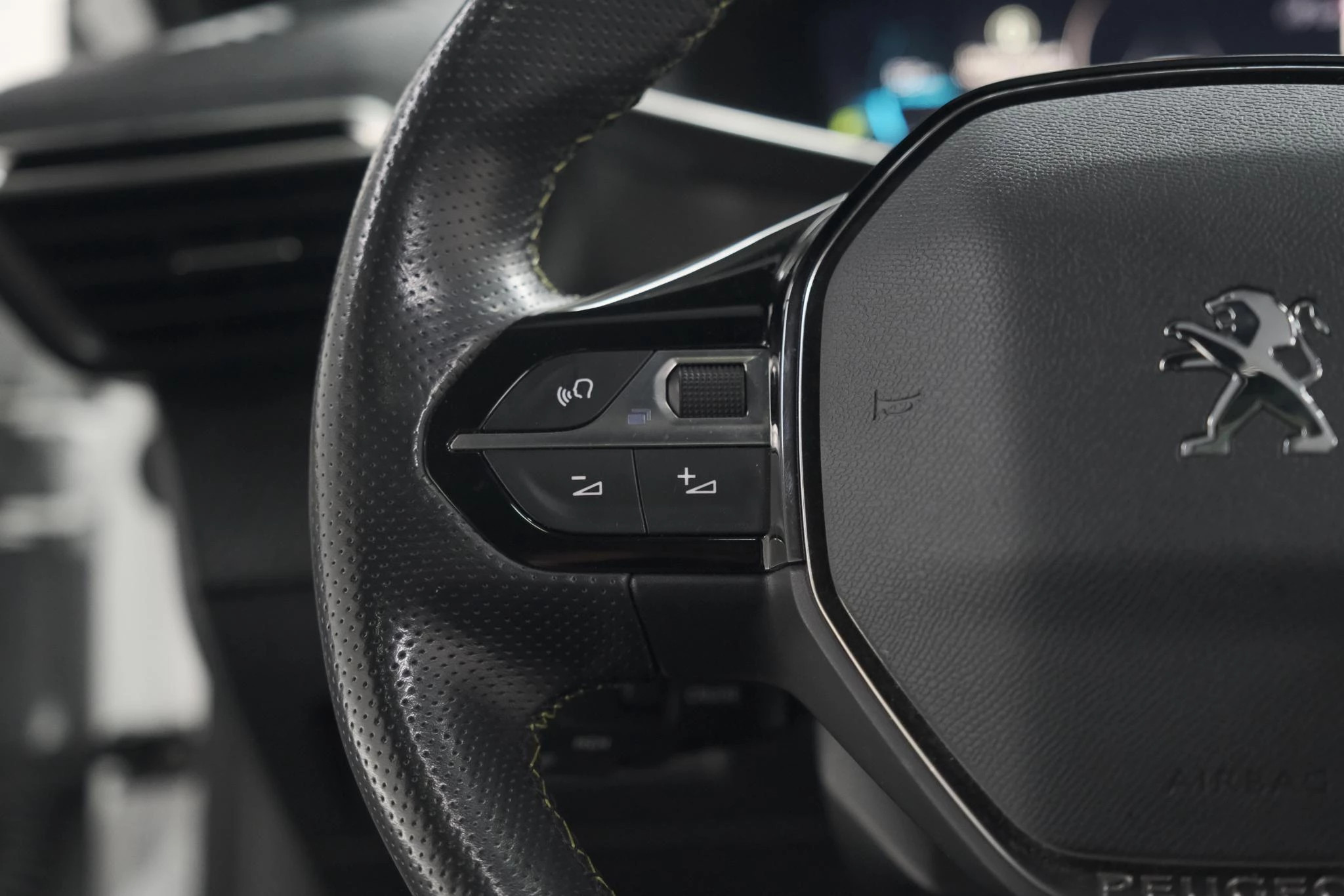 Hoofdafbeelding Peugeot e-2008