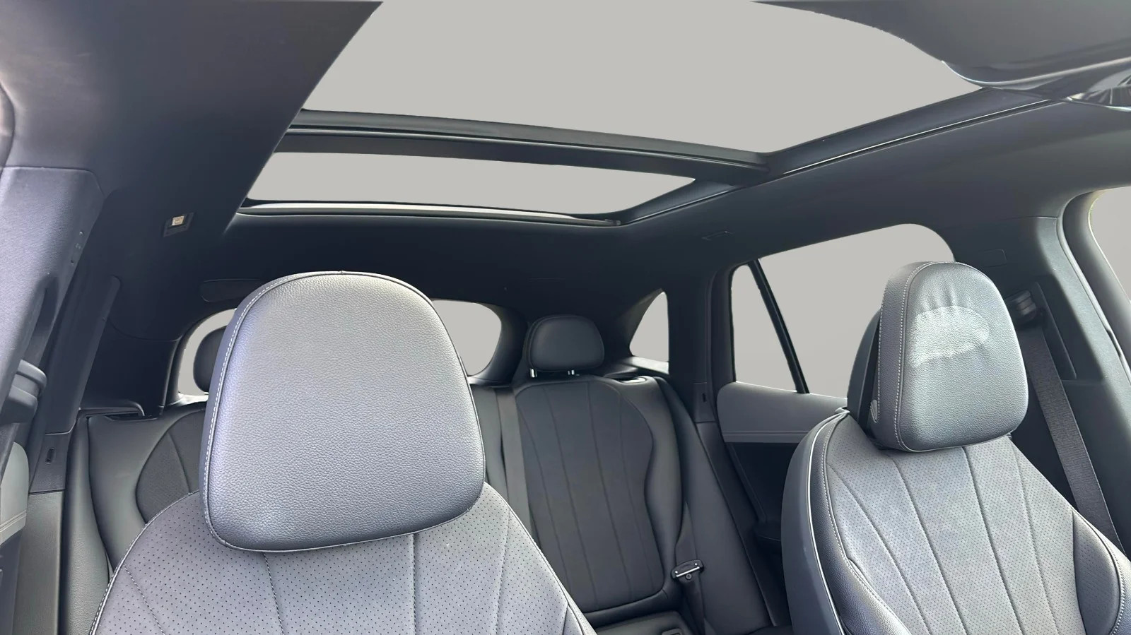 Mercedes-Benz-EQE-image-9