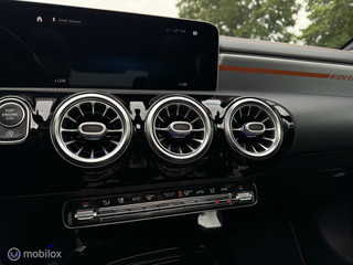 Mercedes-Benz CLA Mercedes CLA-klasse 200 Premium Plus|35 AMG Look|Sfeerverlichting|Panorama|Lane assist| - afbeelding nr 32