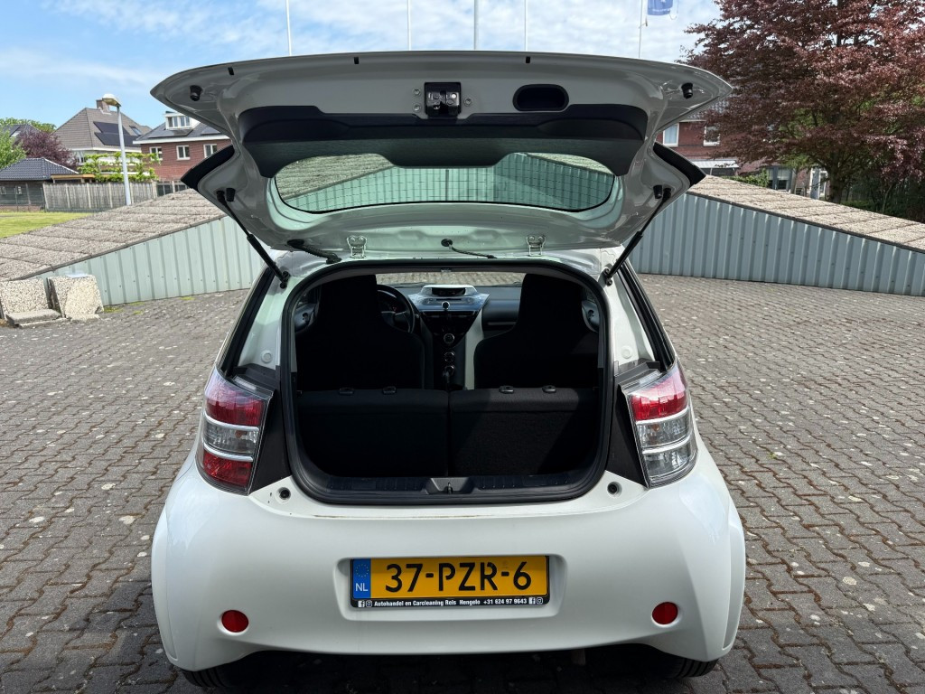 Hoofdafbeelding Toyota iQ