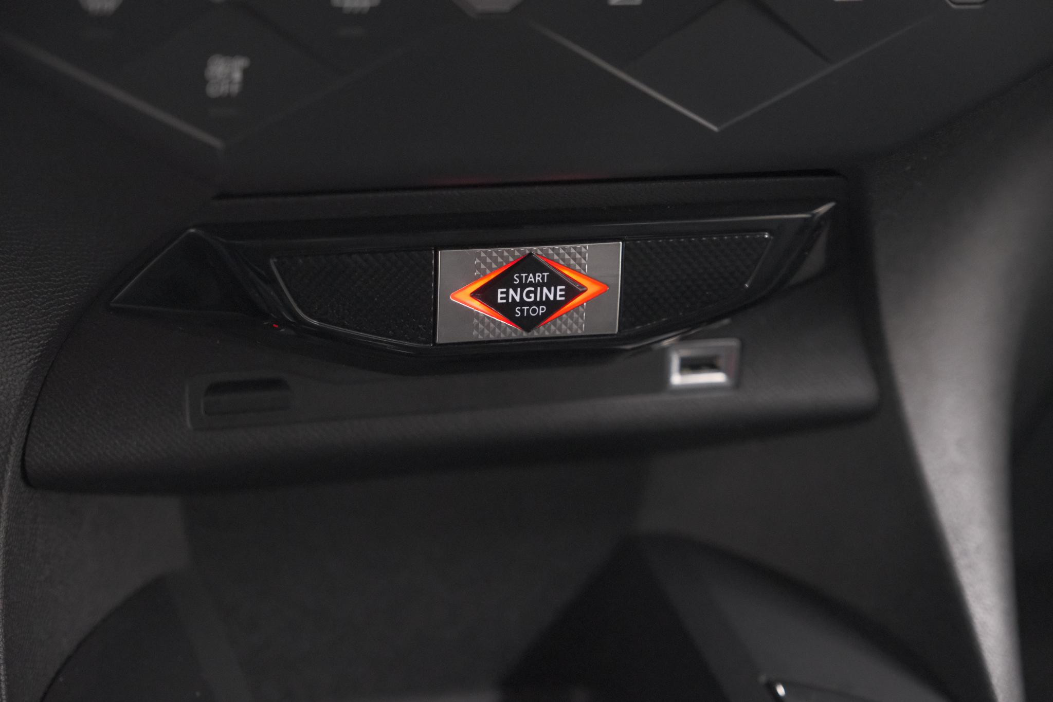 Hoofdafbeelding DS DS 3