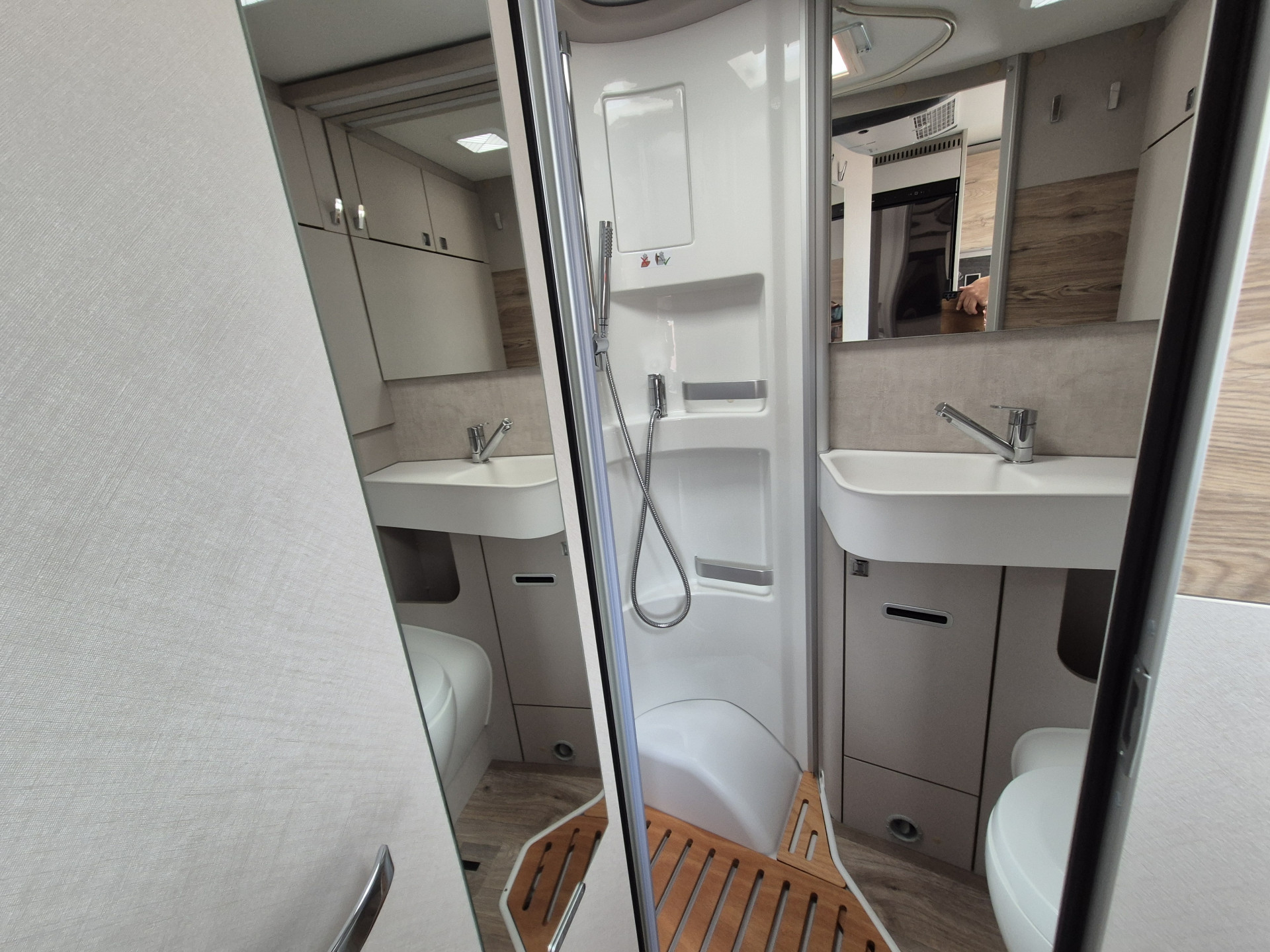 Hoofdafbeelding Hymer Exsis-i