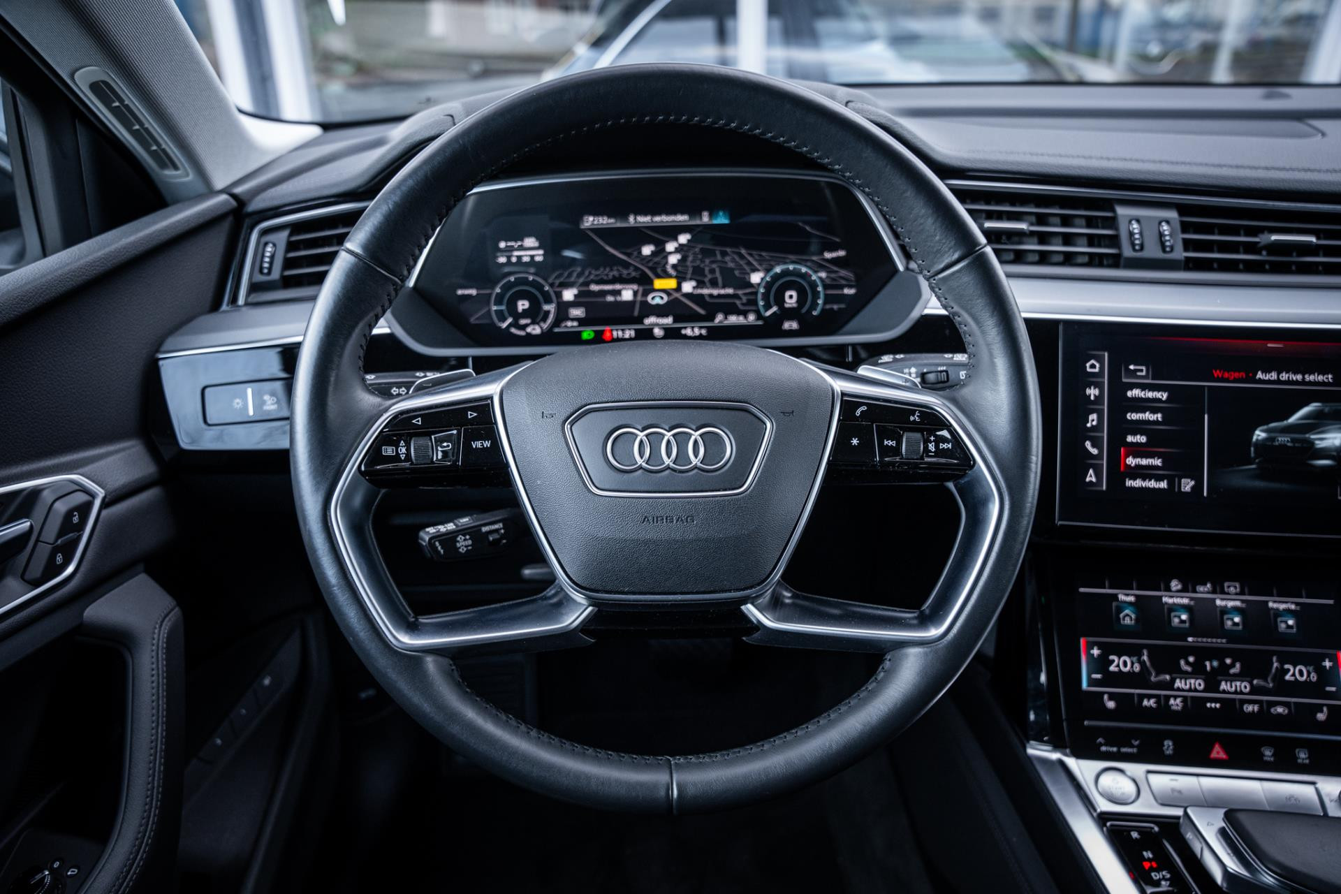 Hoofdafbeelding Audi e-tron