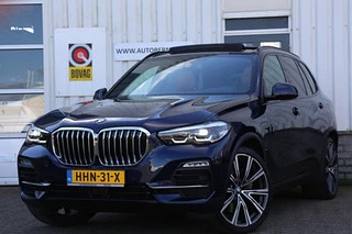 Hoofdafbeelding BMW X5 BMW X5 xDrive45e High Executive Plug in hybride*Perfect BMW Onderh.*1ste Eig.*BTW*Luchtvering/Panodak/ACC/Individual interieur/H&K/HUD/Sfeer/Memorie/Dodehoek/Stoelkoeling/Stoelverw./LED/Apple Carplay-Android/Camera/Parkeersens.V+A/22 inch LM*