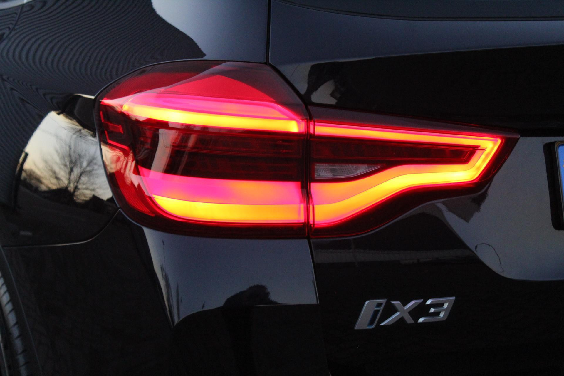 Hoofdafbeelding BMW iX3