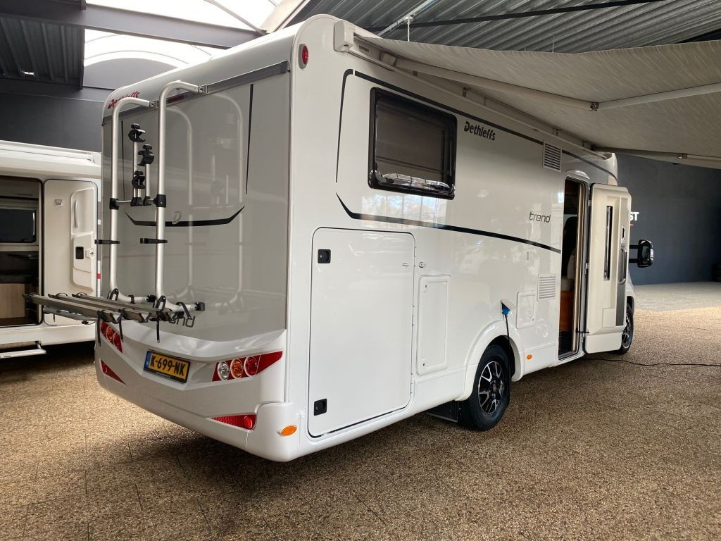 Hoofdafbeelding Dethleffs T7057 Eb 160pk Autom/lengte Bedden/airco