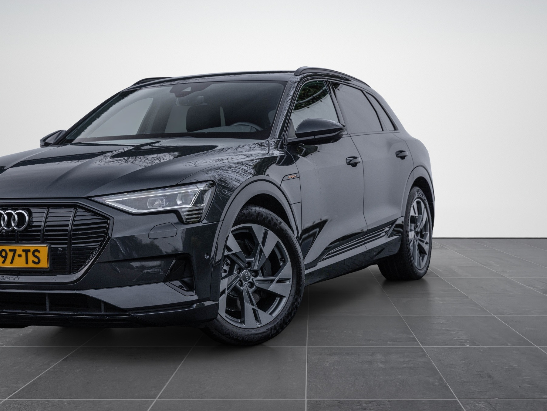 Hoofdafbeelding Audi e-tron