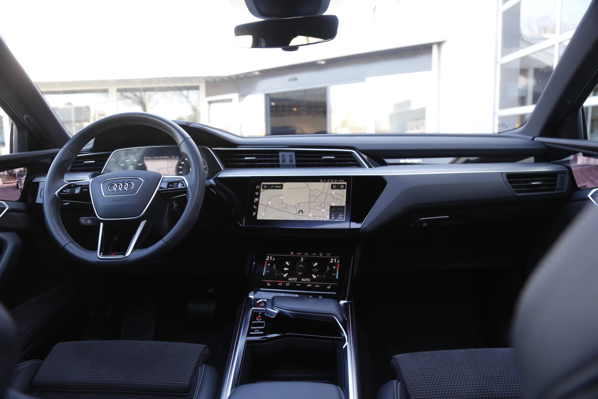 Hoofdafbeelding Audi e-tron