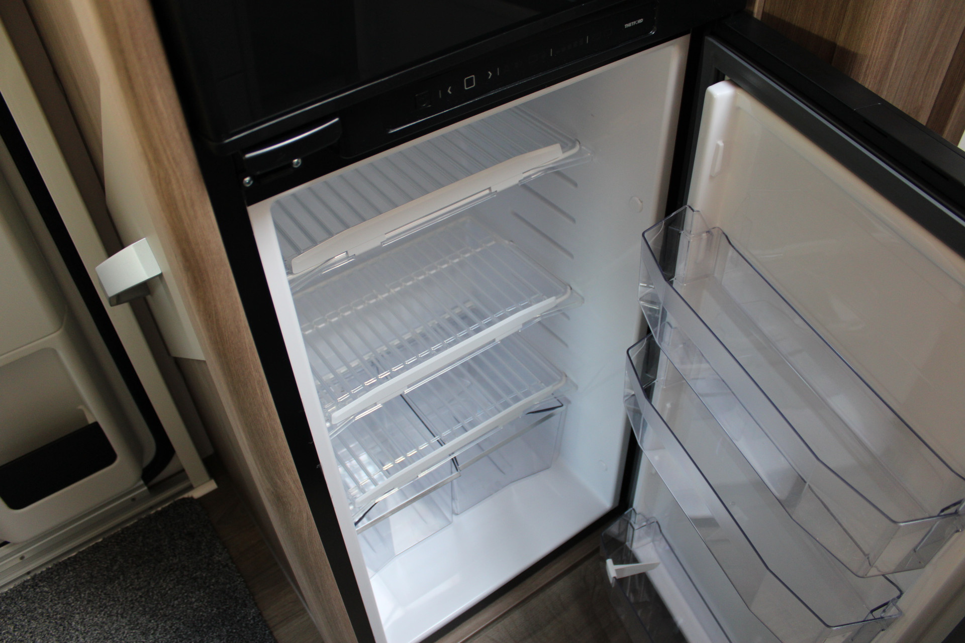 Hoofdafbeelding Carado T680/T447T