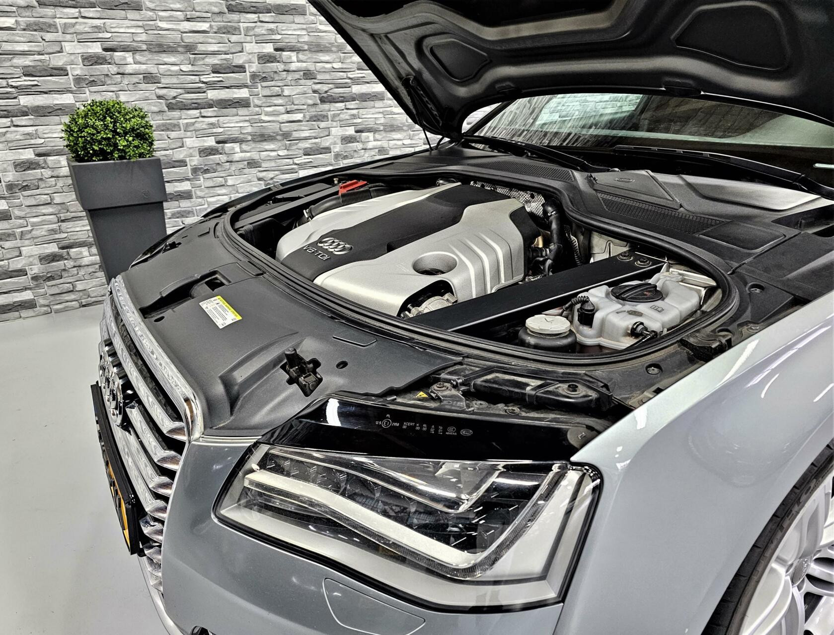 Hoofdafbeelding Audi A8