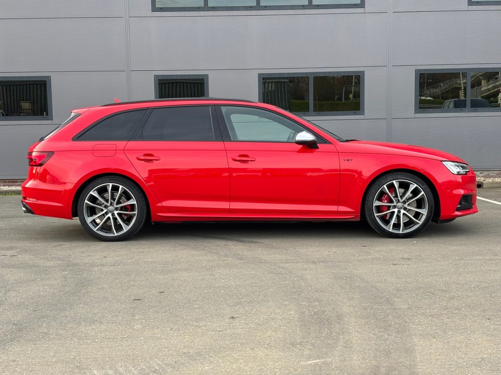 Hoofdafbeelding Audi S4