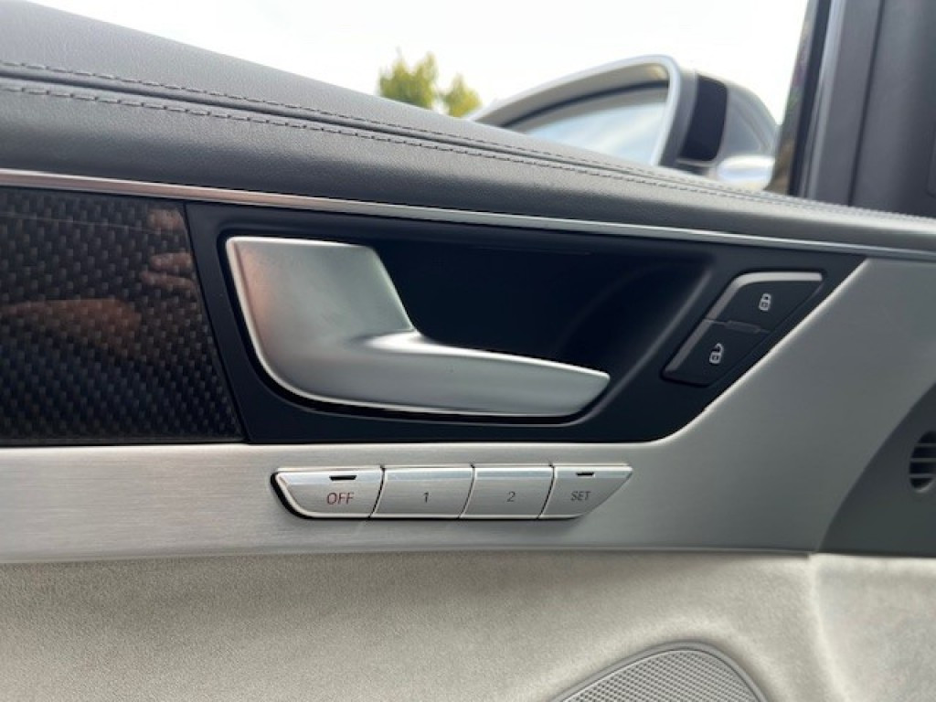 Hoofdafbeelding Audi S8