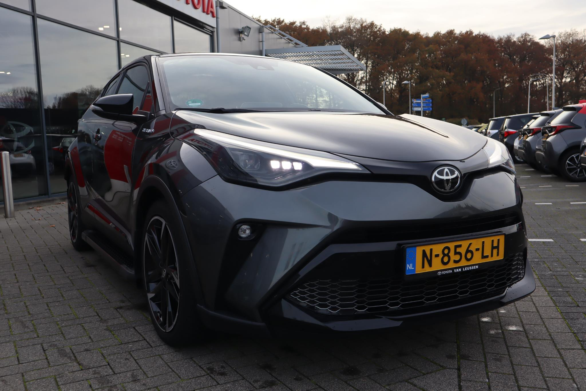 Hoofdafbeelding Toyota C-HR