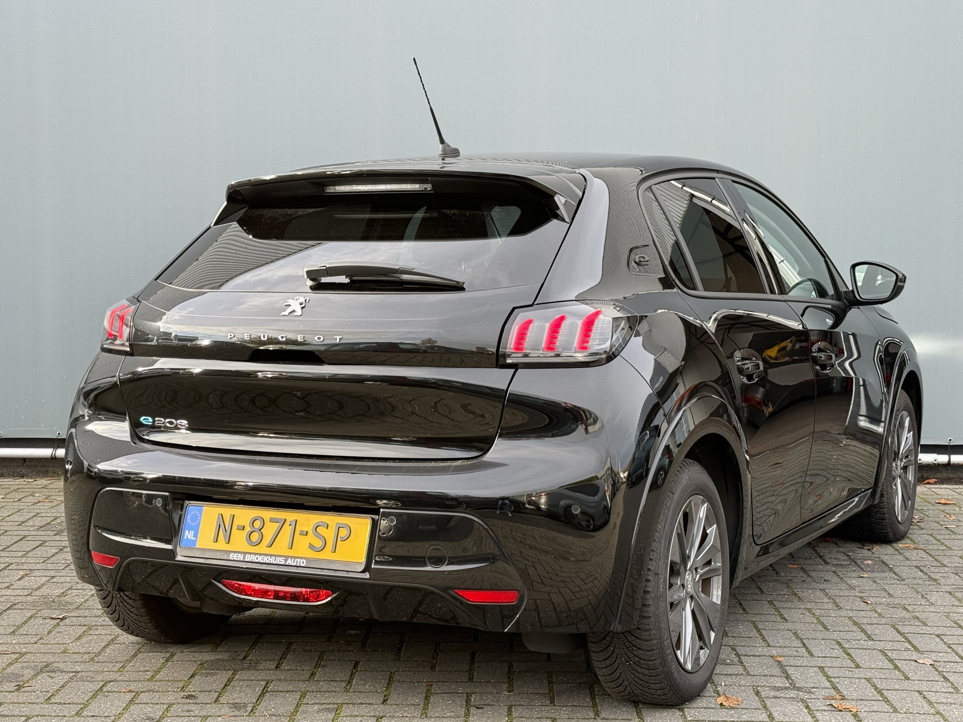 Hoofdafbeelding Peugeot e-208