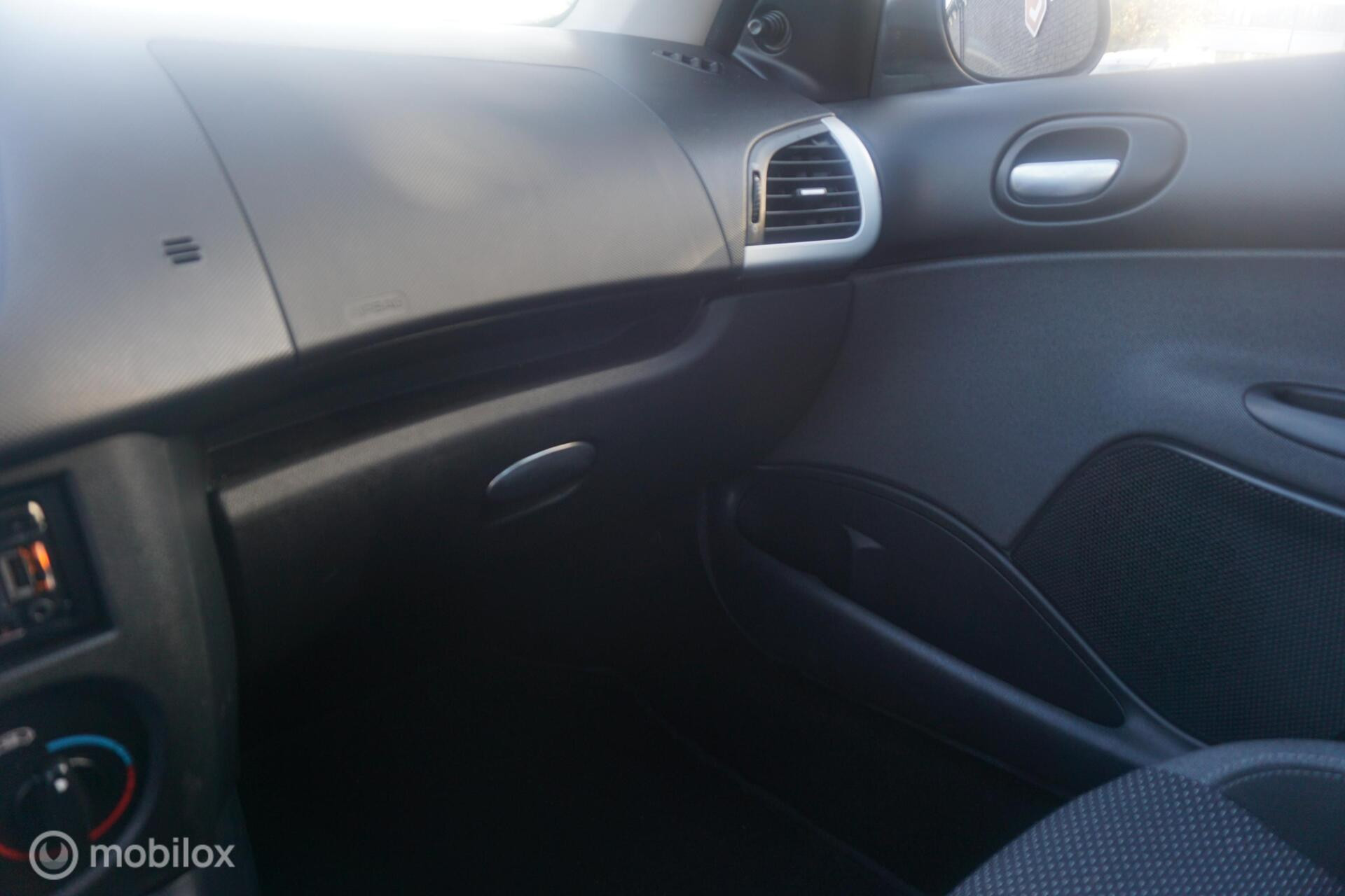 Hoofdafbeelding Peugeot 206