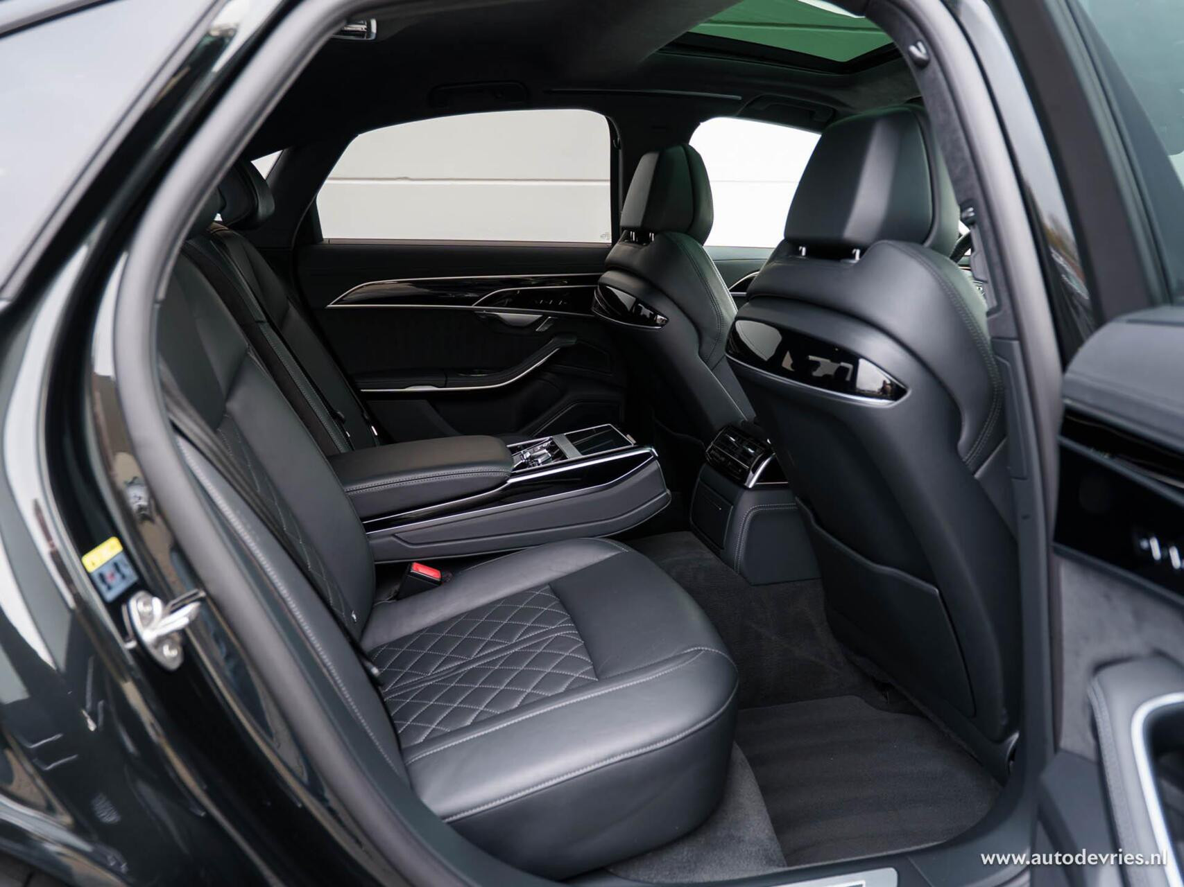 Hoofdafbeelding Audi A8