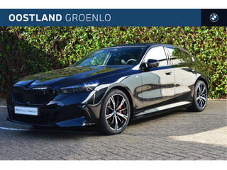BMW i5 eDrive40 M Sport / Adaptief onderstel professional / Adaptieve LED / Stoelventilatie / Comfort Access / Parking Assistant