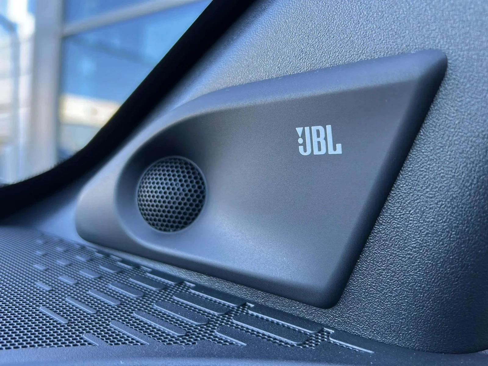 Toyota-bZ4X-image-15