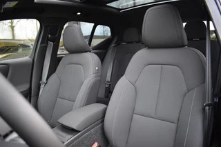 Volvo EX40 Volvo EX40 Extended Range Ultra 252pk/82kWh | 20'' | Trekhaak | Getint Glas - afbeelding nr 3