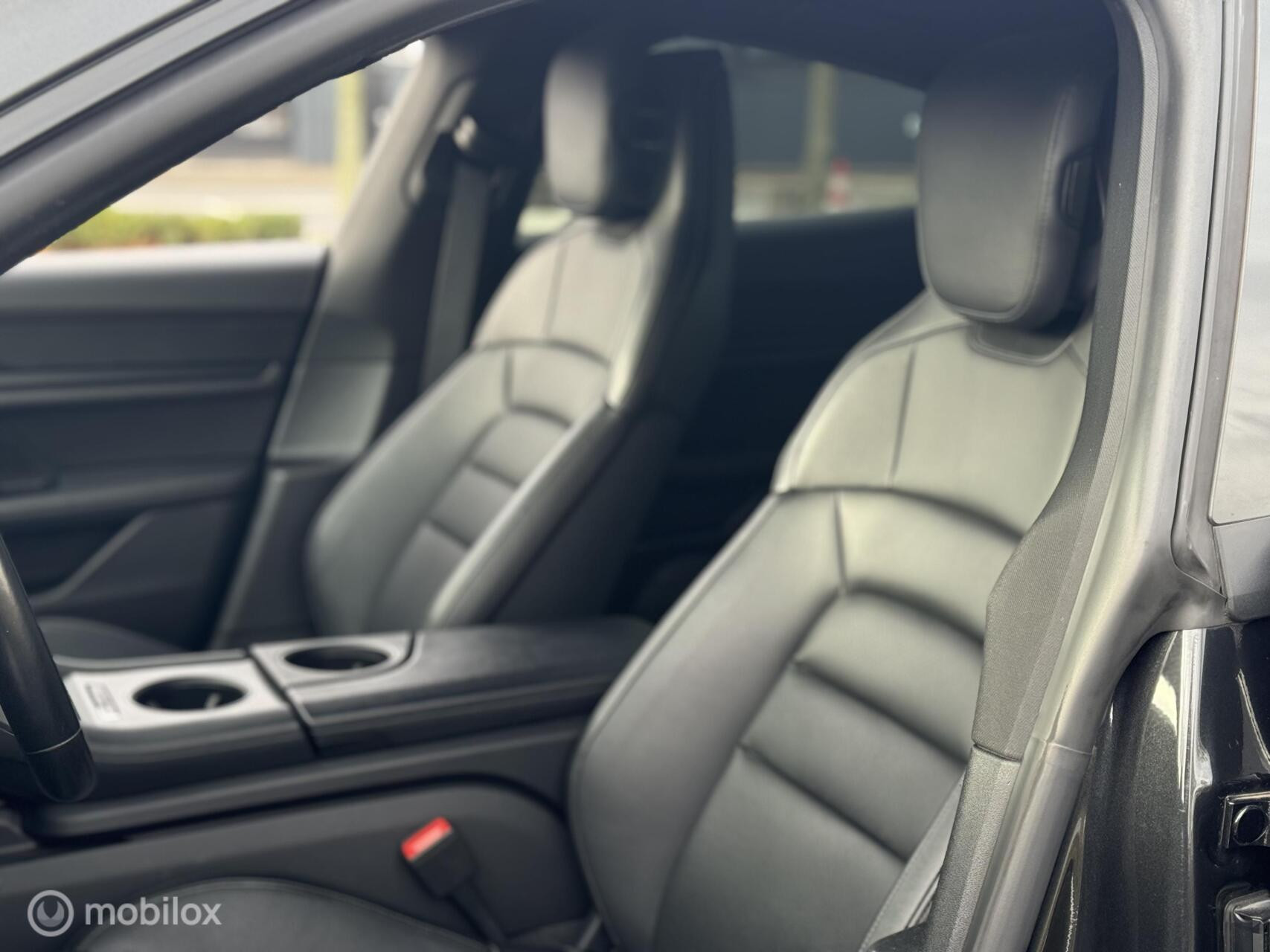 Hoofdafbeelding Porsche Taycan