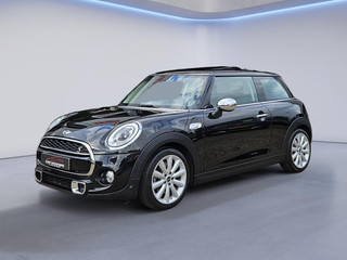 Hoofdafbeelding MINI Cooper S Mini Cooper S 2.0 Chili Serious Business /Apple Carplay/Panodak/Leder/Stoelverw./Cruise Contr./Climate Contr./Parkeersens.V+A/Navi/(MET GARANTIE*)