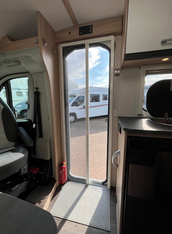 Hoofdafbeelding Sunlight V69 Adventure Ed. Queensbed Zonnepaneel