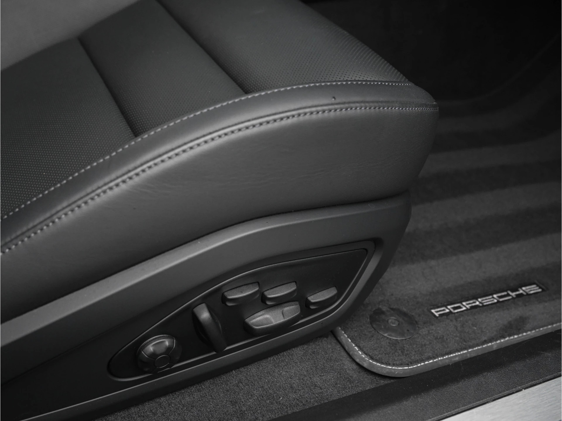 Hoofdafbeelding Porsche Taycan