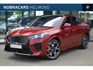 BMW iX2 eDrive20 High Executive M Sport / Panoramadak / Adaptieve LED / M Adaptief onderstel / Comfort Access / Parking Assistant Plus / Head-Up