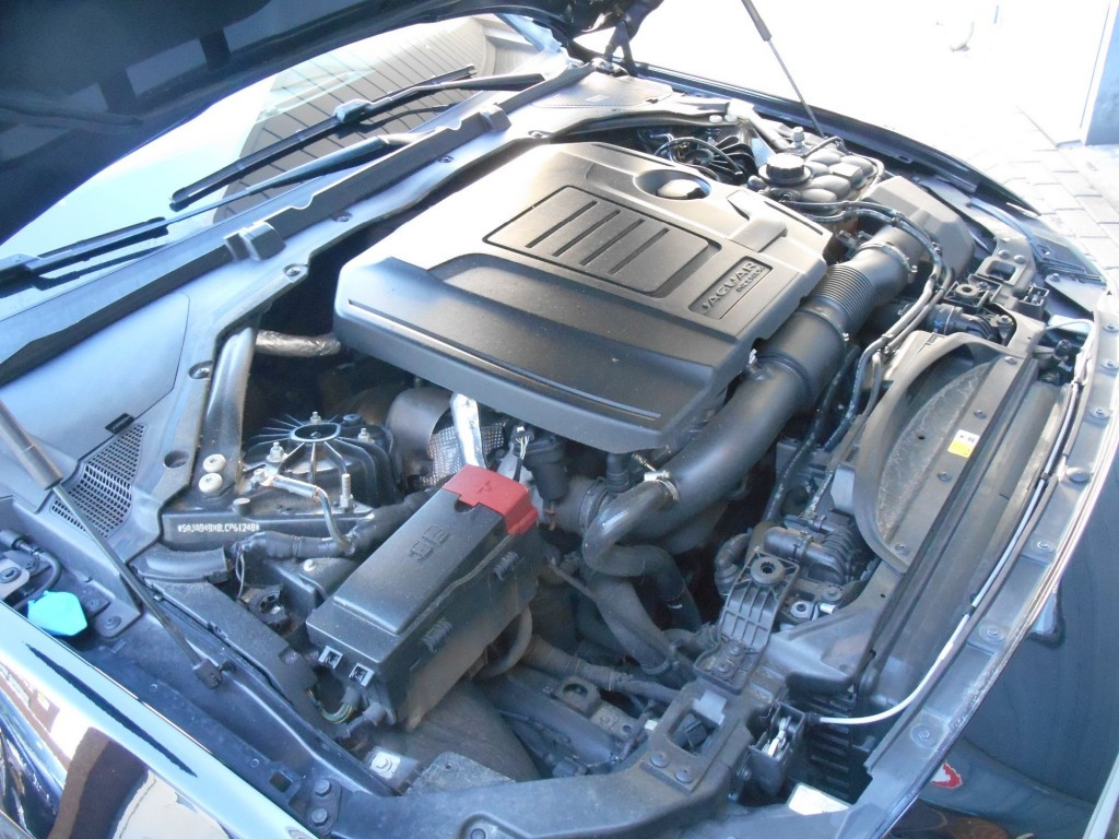 Hoofdafbeelding Jaguar XE