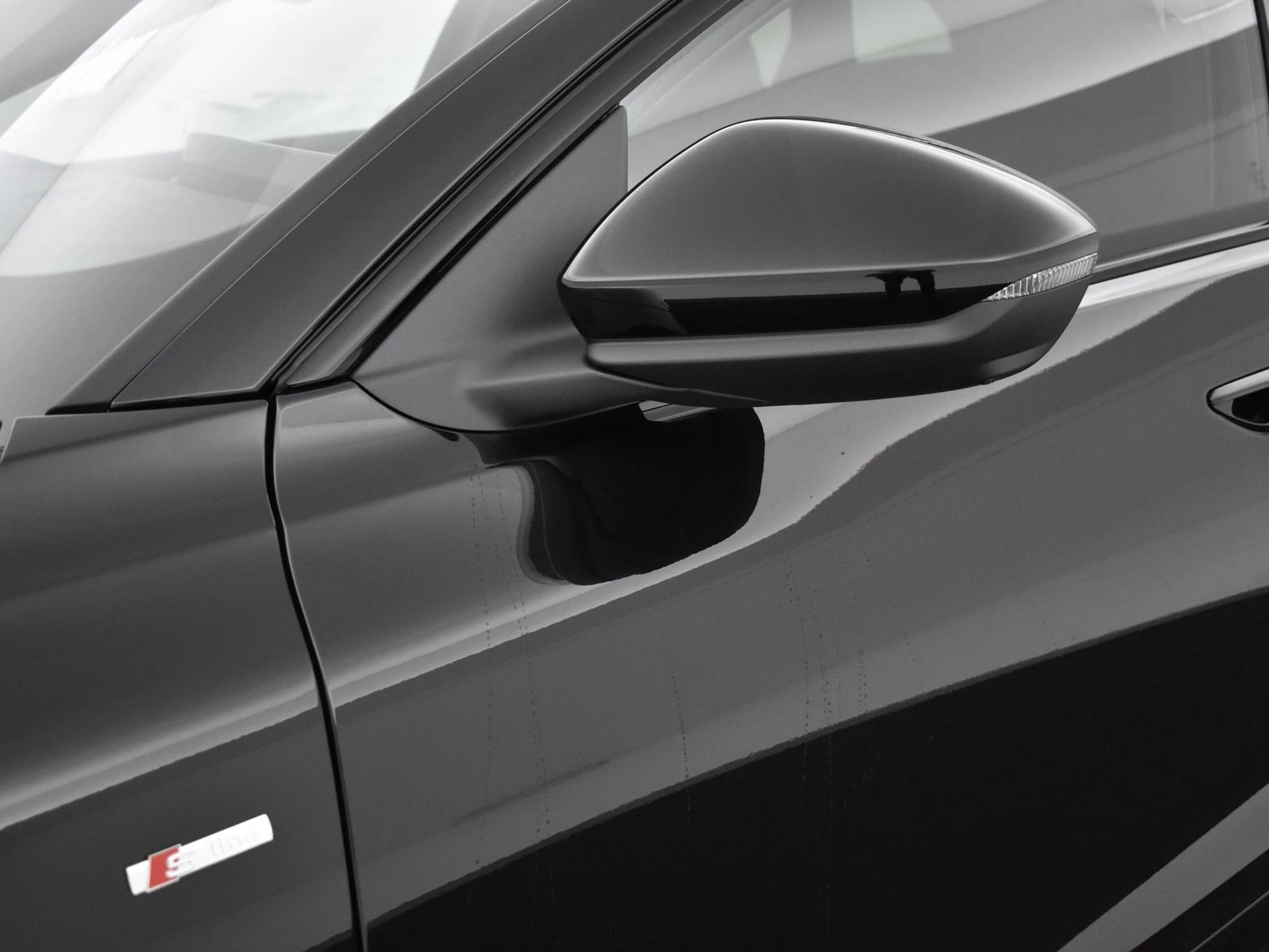 Hoofdafbeelding Audi A6 Avant e-tron