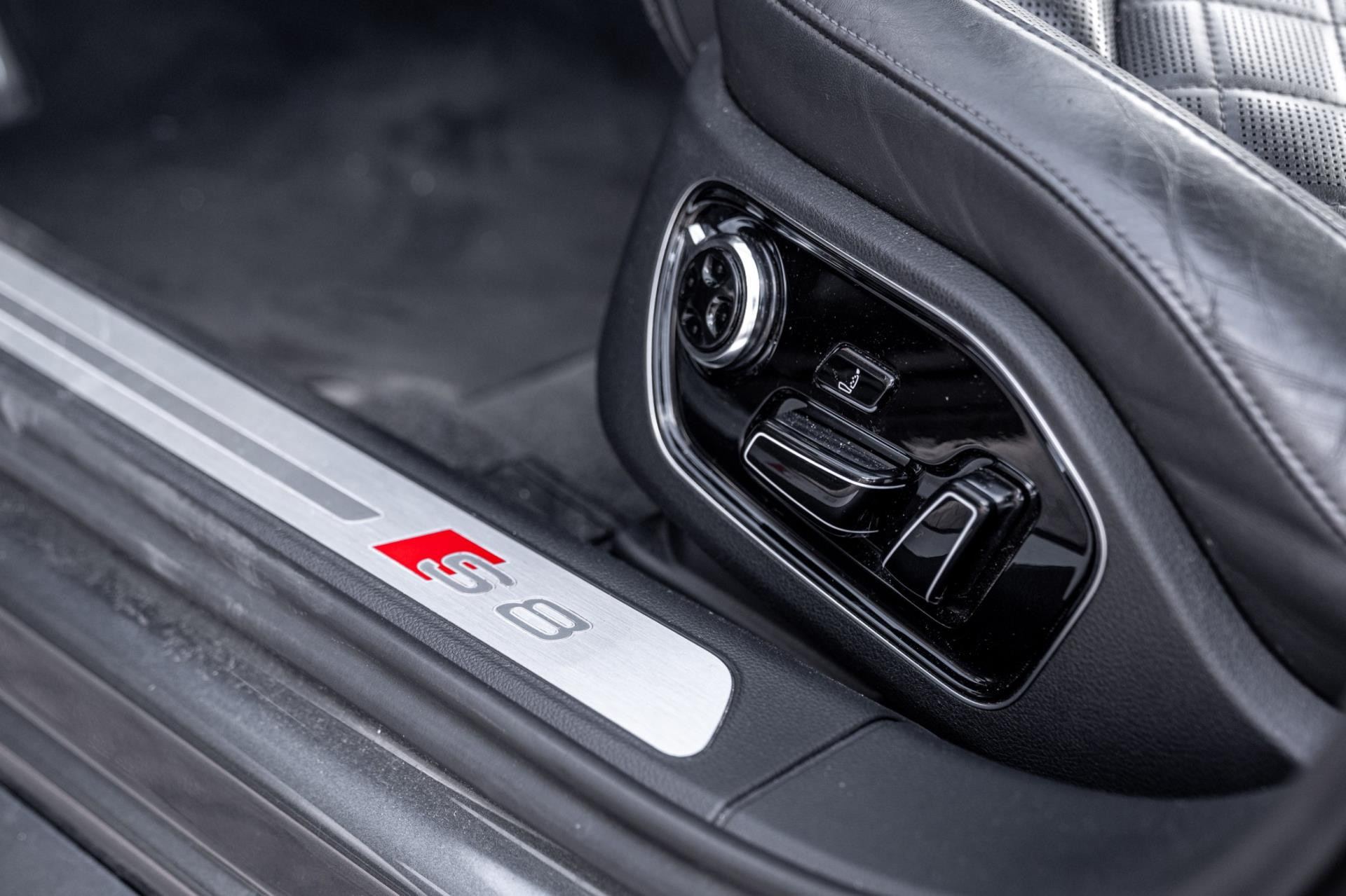 Hoofdafbeelding Audi S8