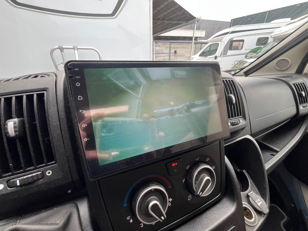 Hoofdafbeelding Pössl Globecar 640 Enkele Bedden Zopnnepaneel