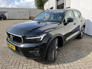 Hoofdafbeelding Volvo XC40 Volvo XC40 B3 | 19" | Elek.verst.voorstoelen | Pixel LED | Camera|PAS V/A