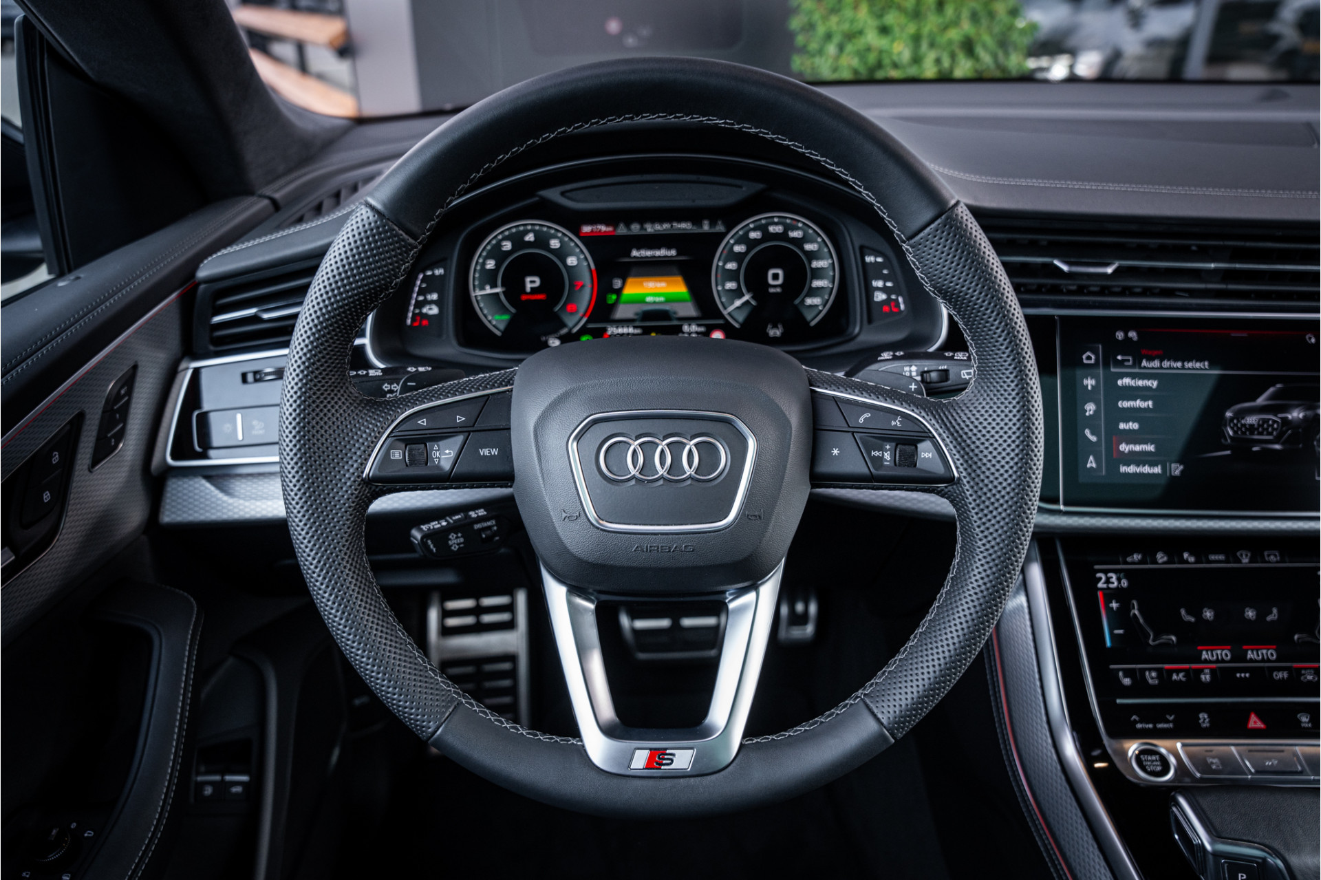 Hoofdafbeelding Audi Q8