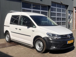 Volkswagen Caddy 2.0 TDI L1H1 BMT Bpm vrij Ladekast Airco Cruise controle Kastinrichting Trekhaak 1400kg trekgewicht Schuifdeur Telefoon verbinding 1e eigenaar Euro 6 Dubbele bodem met Lades