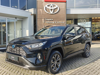 Hoofdafbeelding Toyota RAV4 Toyota RAV4 2.5 HYBRID STYLE ALL-SEASON STOEL/STUURVERW PARK-SENSOREN LEDER 18"LM-VELGEN APPLE/ANDROID NAVI ELEK-ACHTERKLEP DRAADLOOS-LADEN