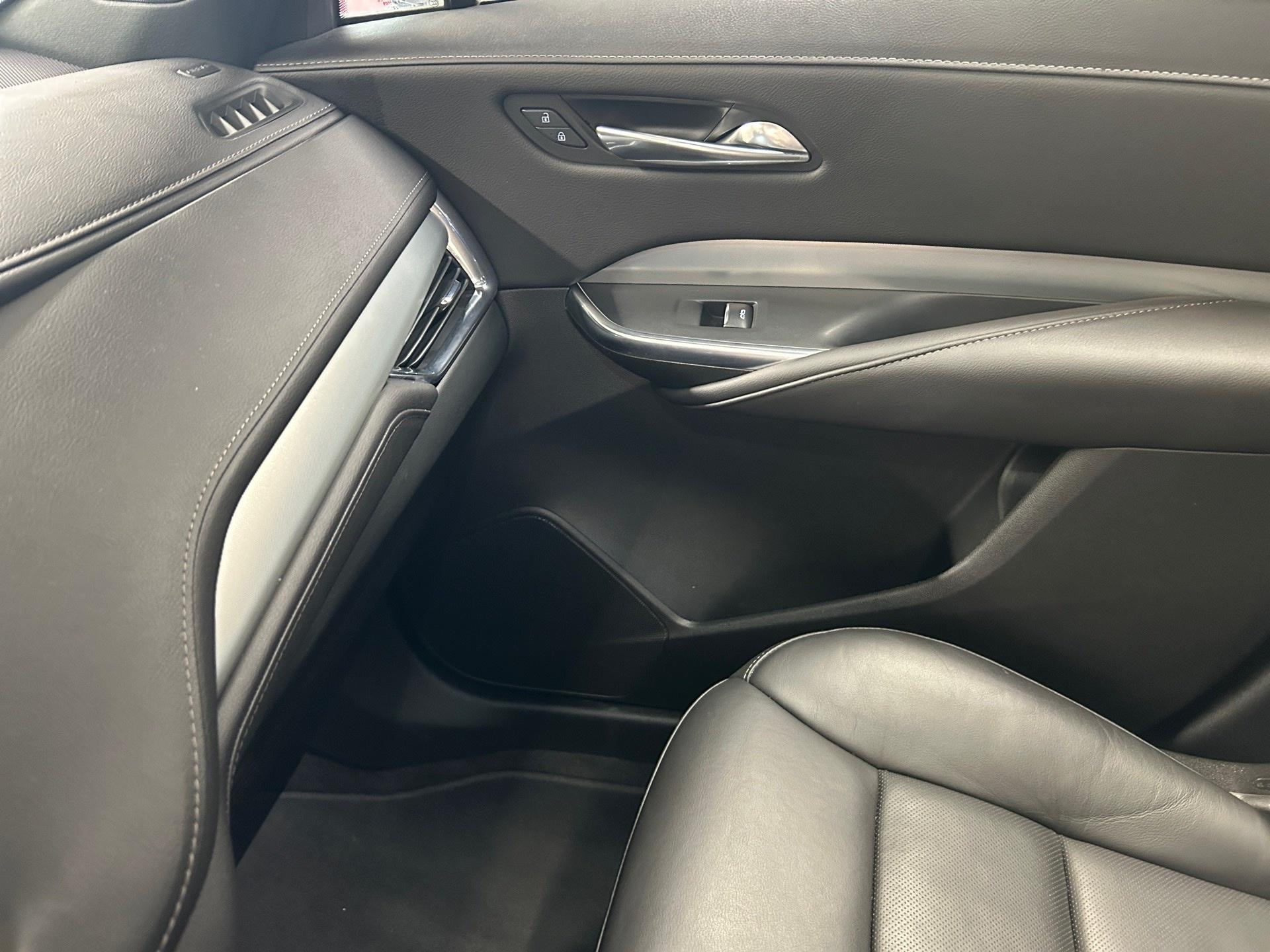 Cadillac-XT4-image-14