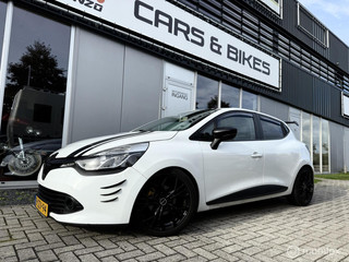 Renault Clio 1.5 dCi ECO UNIEK LET OP CUSTOM SPORT UITGEV.