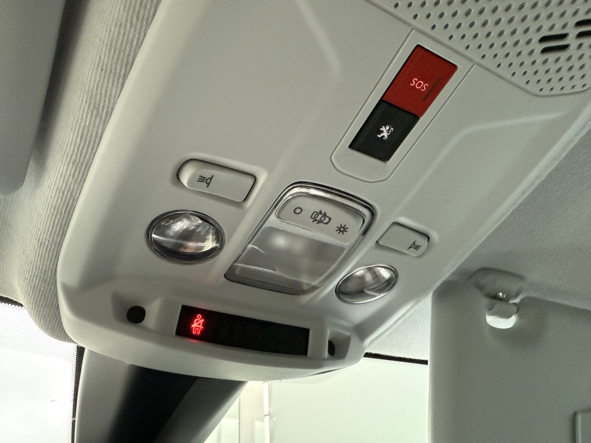 Hoofdafbeelding Peugeot e-208