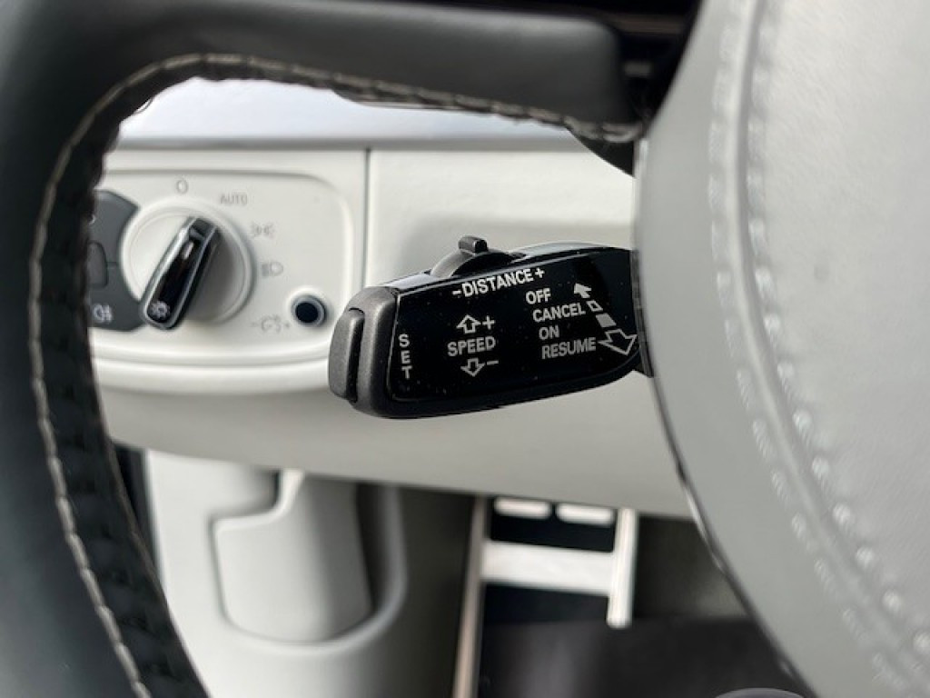 Hoofdafbeelding Audi S8