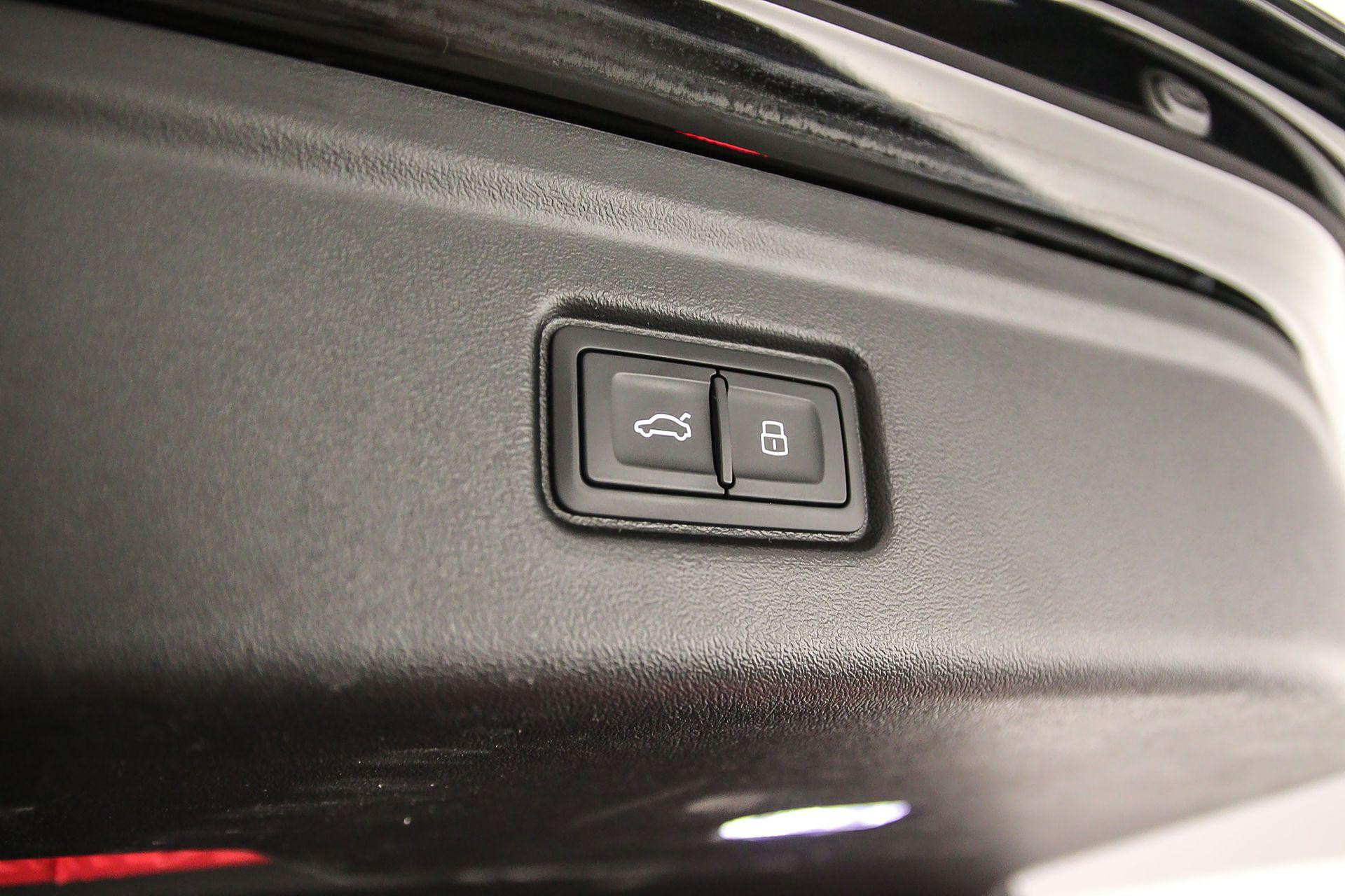 Hoofdafbeelding Audi A6 Avant e-tron