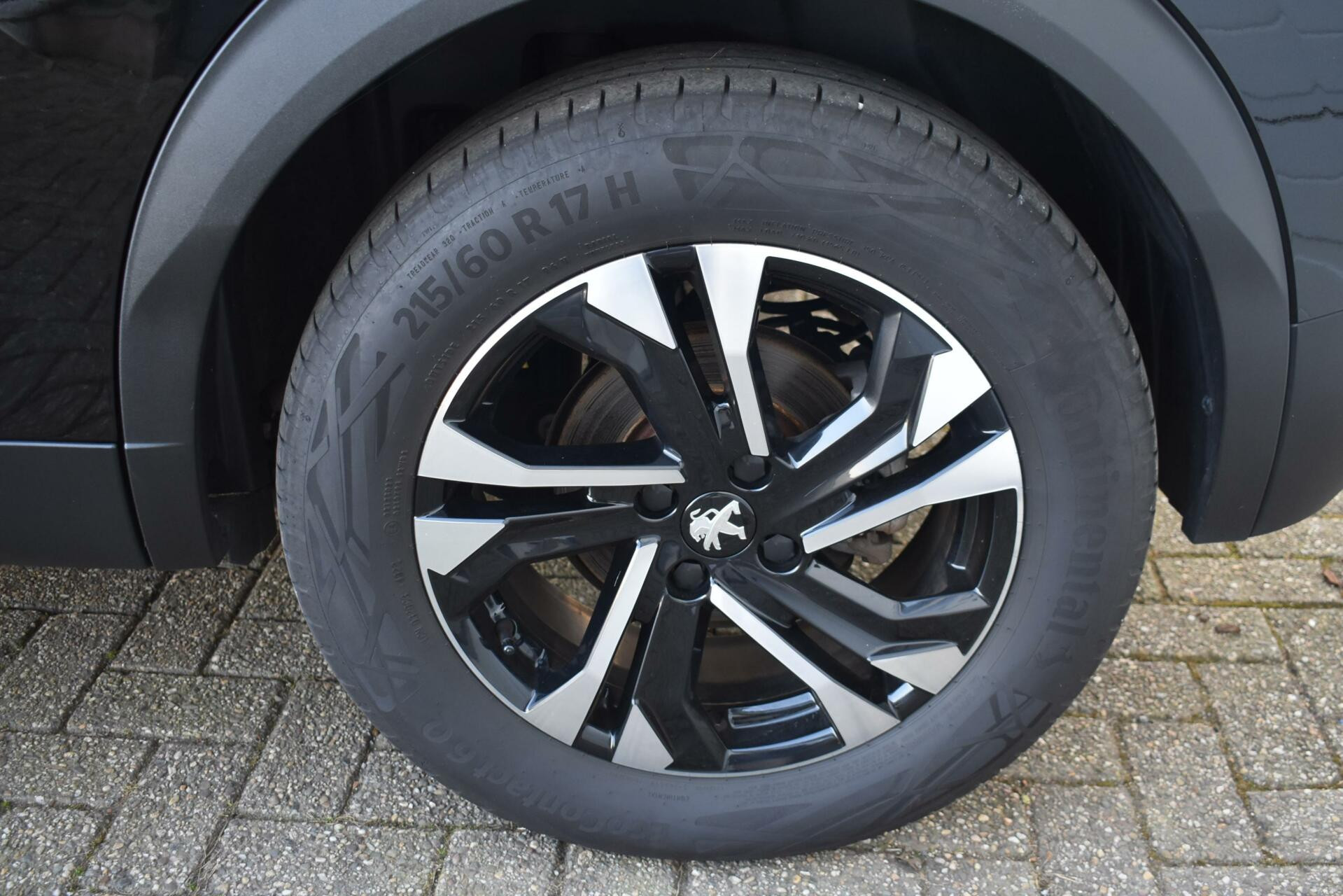Hoofdafbeelding Peugeot e-2008