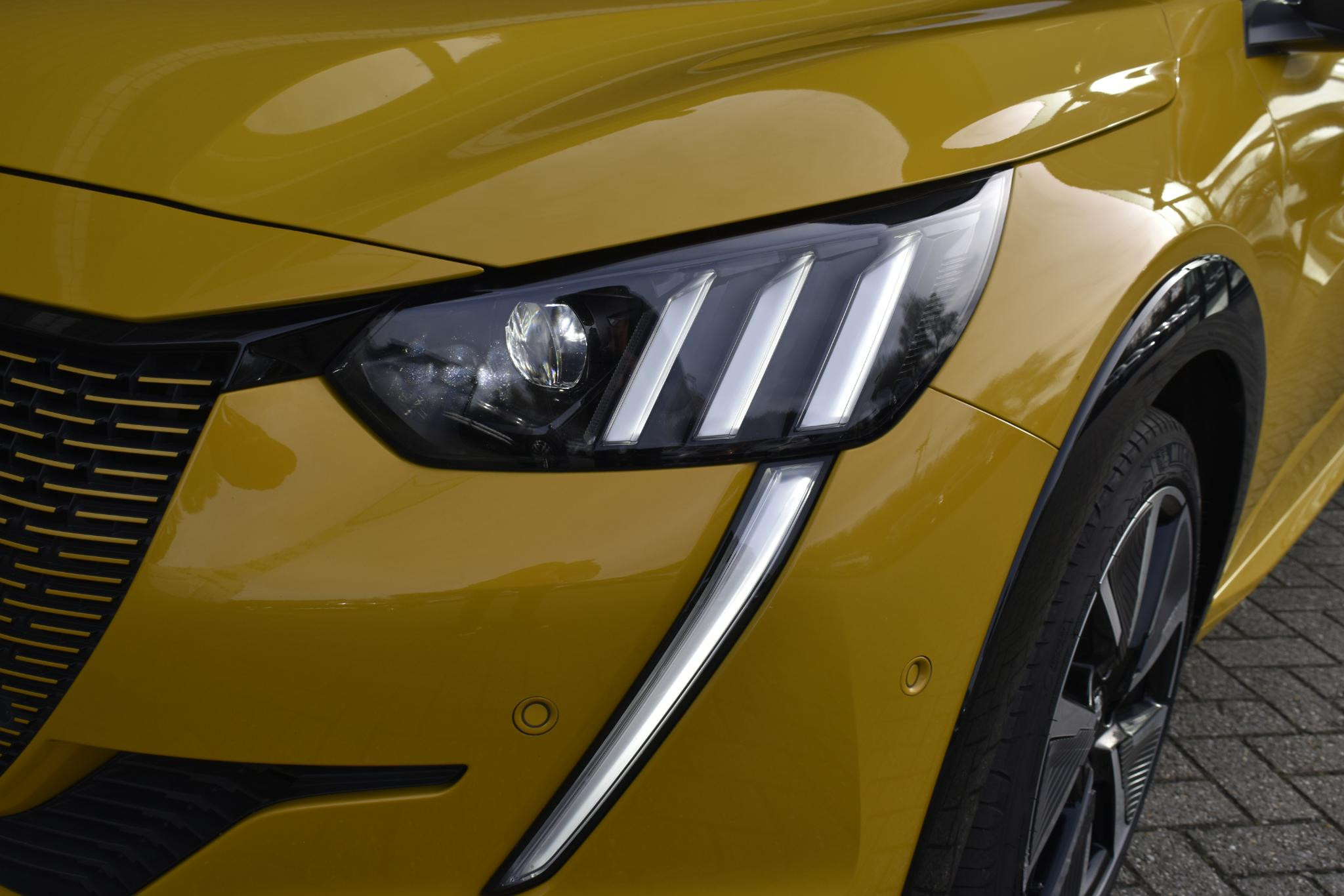 Hoofdafbeelding Peugeot e-208