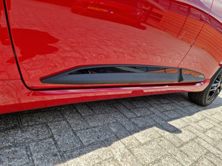 Suzuki Swift Suzuki Swift 1.2 Select S. Hybrid 5drs|Stoere Red & Black Edition Nieuwe model|Rijklaarprijs - afbeelding nr 10