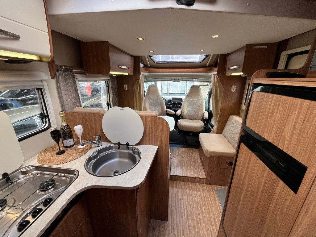 Hoofdafbeelding Carado T447 Lengtebedden Hefbed