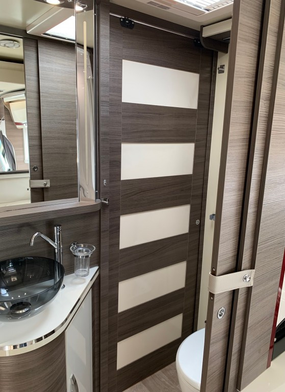 Hoofdafbeelding McLouis Carat 480g Queensbed Hefbed