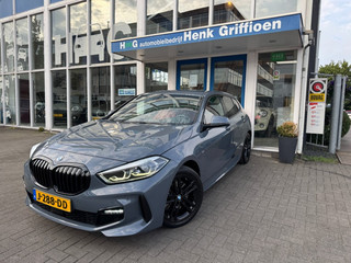 BMW 1 Serie 118i High Executive I M-sport pakket I Apple Carplay I HUD I Leer