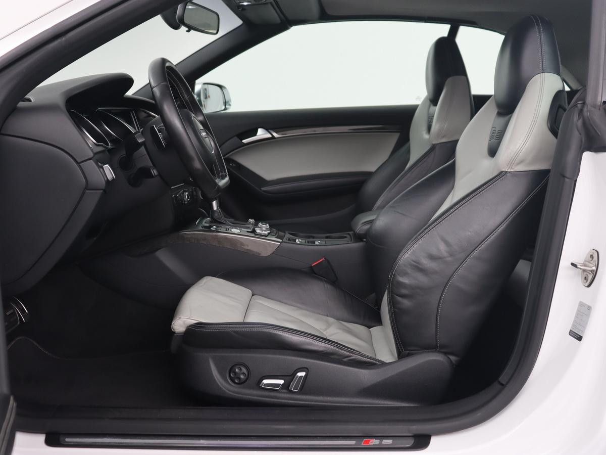 Hoofdafbeelding Audi S5