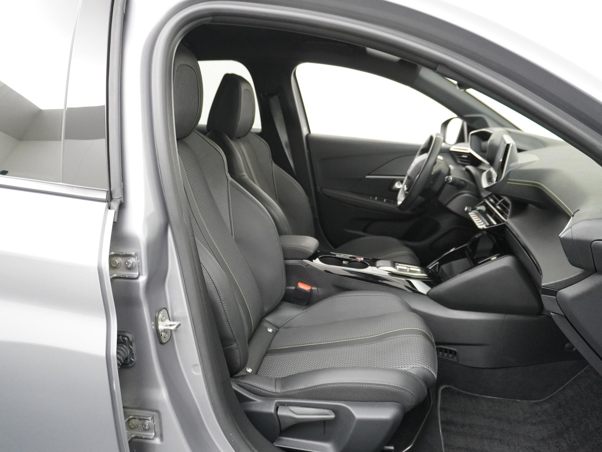 Hoofdafbeelding Peugeot e-208